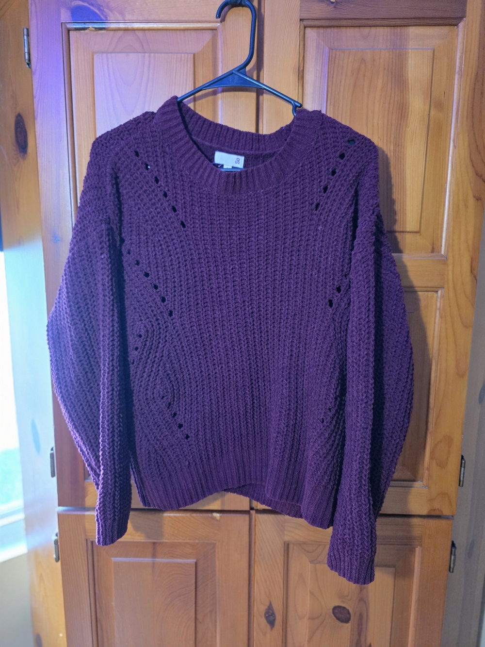 Women’s Chunky Knit Crewneck Sweater in Deep Plum